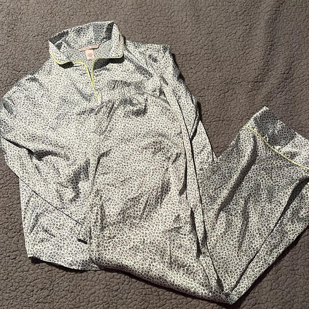 Victoria secret pajama set